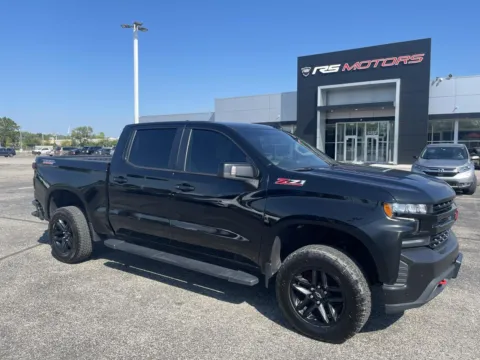 Black 2022 Chevrolet Silverado 1500 Limited LT Trail Boss Crew Cab 4WD for sale in Indianapolis, IN