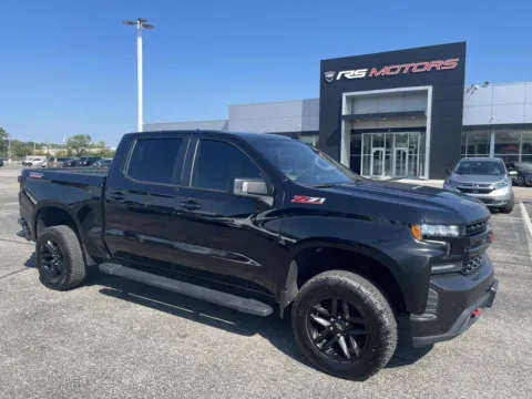 Photos of 2022 Chevrolet Silverado 1500 Limited LT Trail Boss Crew Cab 4WD for sale in Indianapolis, IN at RS Motors