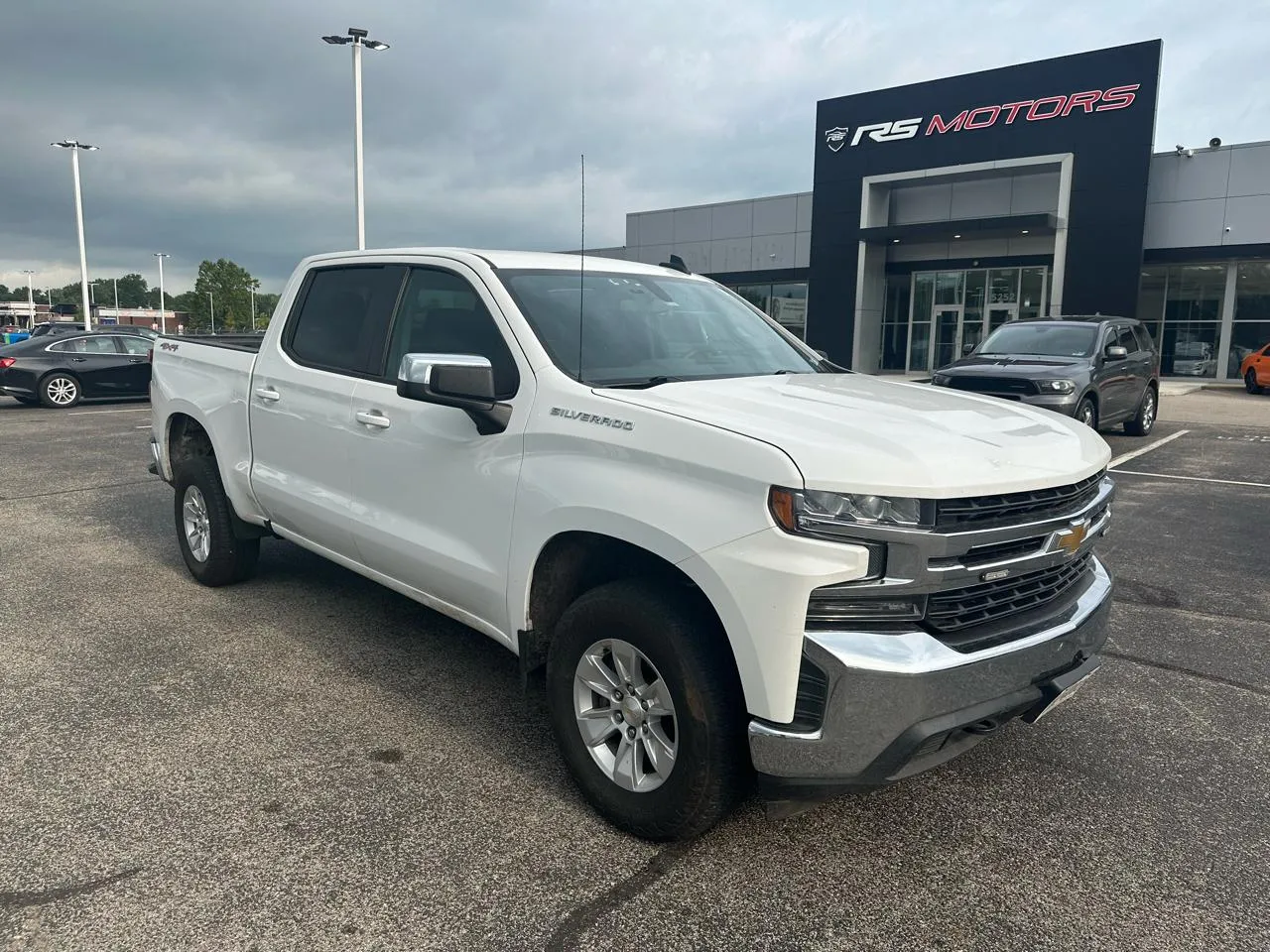 White 2019 Chevrolet Silverado 1500 LT Crew Cab 4WD for sale in Indianapolis, IN