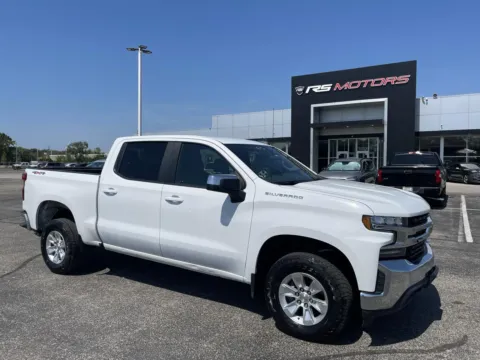 Photos of 2019 Chevrolet Silverado 1500 LT Crew Cab 4WD for sale in Indianapolis, IN at RS Motors