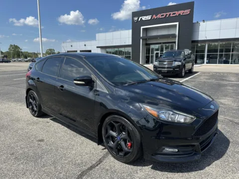 Black 2018 Ford Focus ST Hatch for sale in Indianapolis, IN