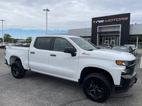 White 2021 Chevrolet Silverado 1500 Custom Trail Boss Crew Cab Long Box 4WD for sale in Indianapolis, IN