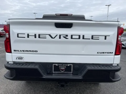 More photos of 2021 Chevrolet Silverado 1500 Custom Trail Boss Crew Cab Long Box 4WD at RS Motors, IN