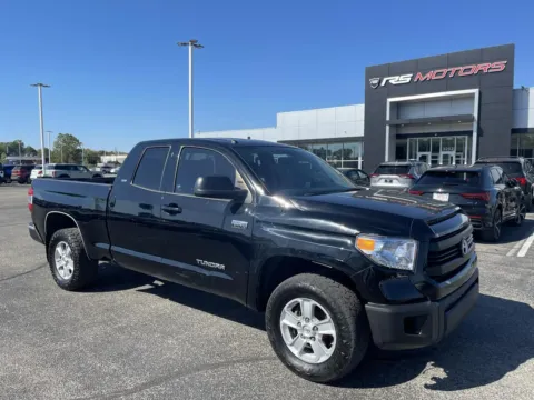 Black 2015 Toyota Tundra SR5 5.7L V8 FFV Double Cab 4WD for sale in Indianapolis, IN