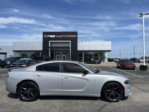 More photos of 2019 Dodge Charger SXT at RS Motors, IN