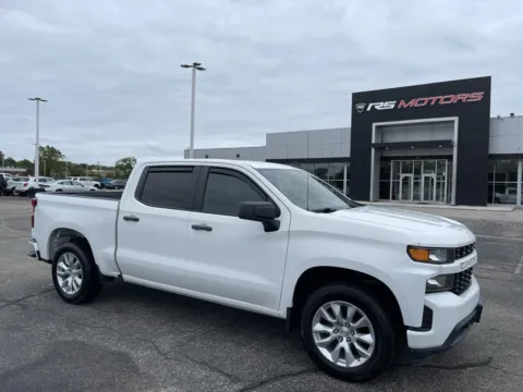 More photos of 2021 Chevrolet Silverado 1500 Custom Crew Cab Long Box 4WD at RS Motors, IN