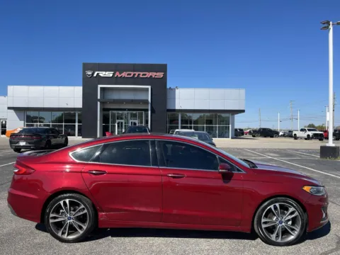 More photos of 2019 Ford Fusion Titanium at RS Motors, IN