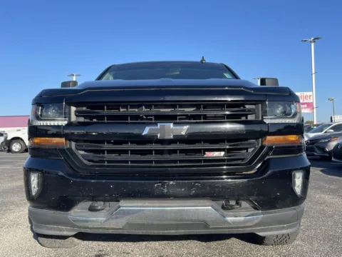 More photos of 2018 Chevrolet Silverado 1500 LT at RS Motors, IN