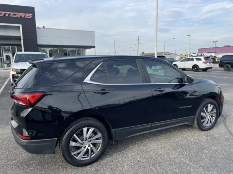 More photos of 2022 Chevrolet Equinox LT 2WD at RS Motors, IN