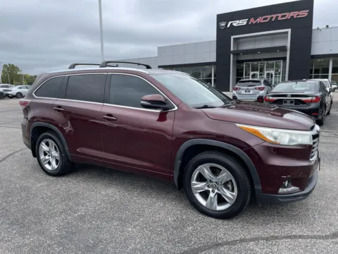 Red 2016 Toyota Highlander Limited FWD V6 for sale in Indianapolis, IN