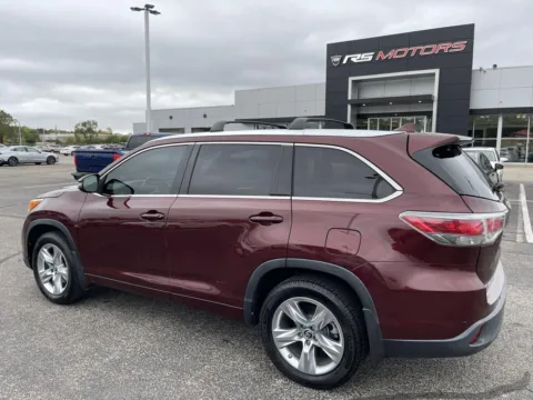 Another view of 2016 Toyota Highlander Limited FWD V6 for sale in Indianapolis, IN at RS Motors