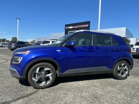 Photos of 2023 Hyundai Venue SEL for sale in Indianapolis, IN at RS Motors