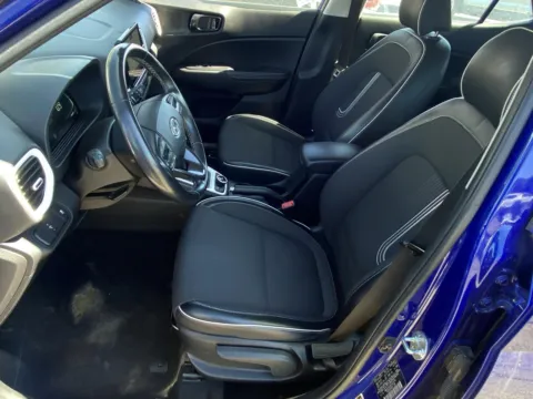 More photos of 2023 Hyundai Venue SEL at RS Motors, IN