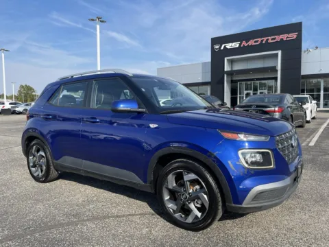Blue 2023 Hyundai Venue SEL for sale in Indianapolis, IN