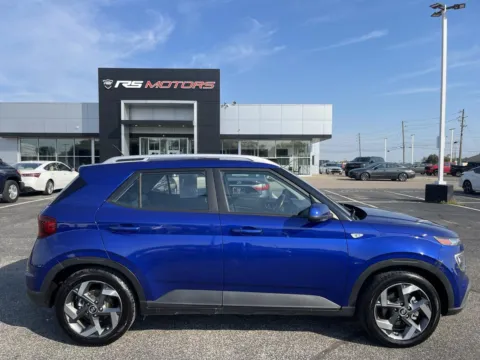 More photos of 2023 Hyundai Venue SEL at RS Motors, IN