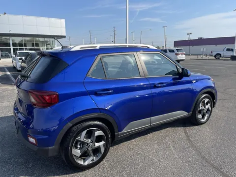 More photos of 2023 Hyundai Venue SEL at RS Motors, IN