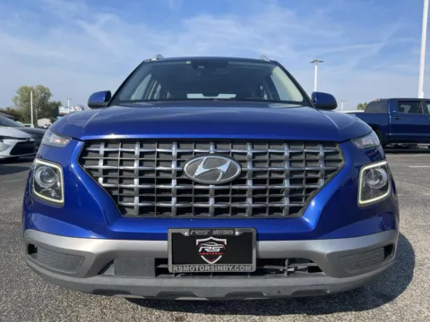 More photos of 2023 Hyundai Venue SEL at RS Motors, IN