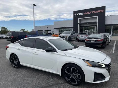 Photos of 2024 Nissan Altima 2.5 SR for sale in Indianapolis, IN at RS Motors
