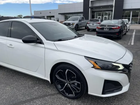 Another view of 2024 Nissan Altima 2.5 SR for sale in Indianapolis, IN at RS Motors