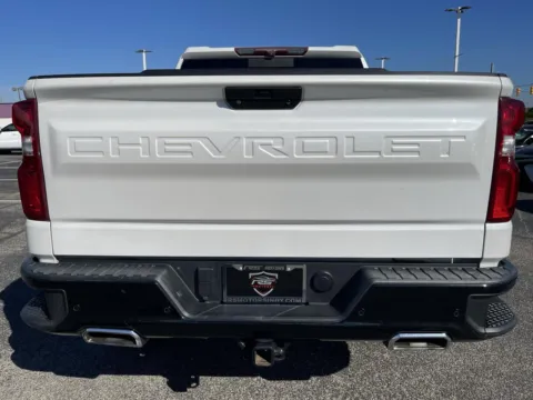 More photos of 2021 Chevrolet Silverado 1500 LT Trail Boss Crew Cab 4WD at RS Motors, IN