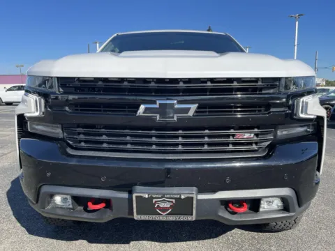 More photos of 2021 Chevrolet Silverado 1500 LT Trail Boss Crew Cab 4WD at RS Motors, IN