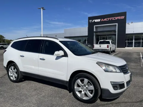 Photos of 2016 Chevrolet Traverse 1LT FWD for sale in Indianapolis, IN at RS Motors