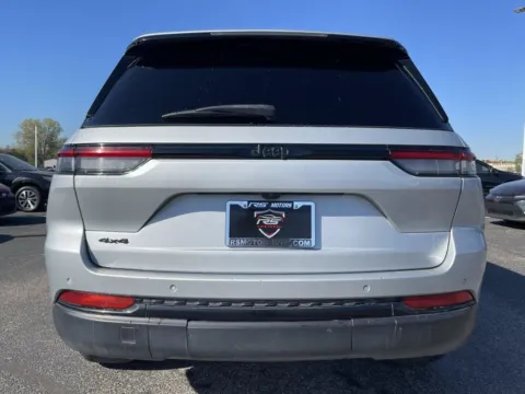 More photos of 2023 Jeep Grand Cherokee Altitude X at RS Motors, IN
