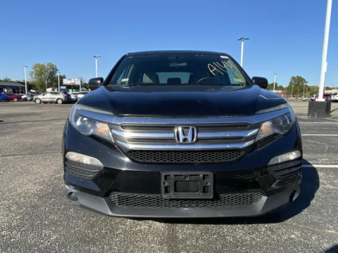 More photos of 2016 Honda Pilot LX 4WD at RS Motors, IN