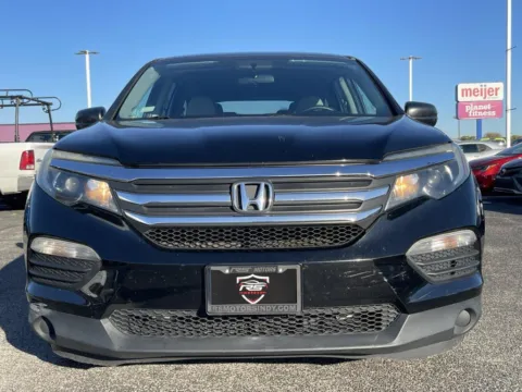 More photos of 2016 Honda Pilot LX at RS Motors, IN