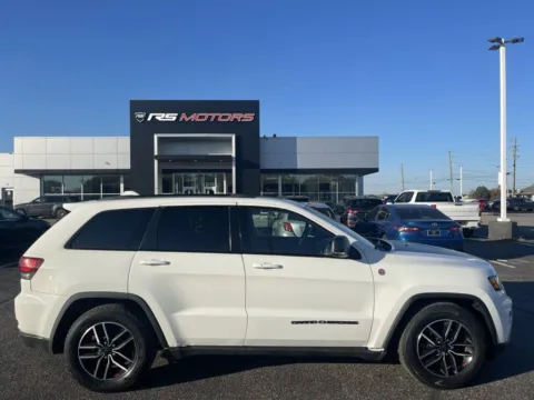 More photos of 2020 Jeep Grand Cherokee Trailhawk at RS Motors, IN