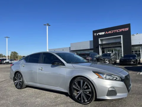 Photos of 2019 Nissan Altima 2.5 SR for sale in Indianapolis, IN at RS Motors
