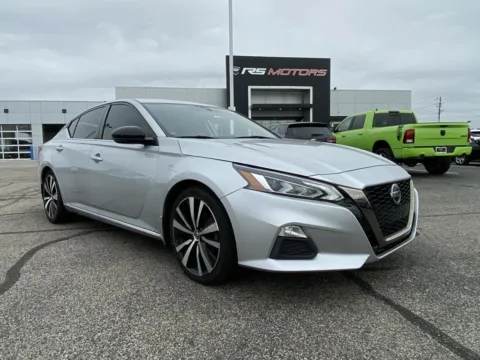Silver 2019 Nissan Altima 2.5 SR for sale in Indianapolis, IN