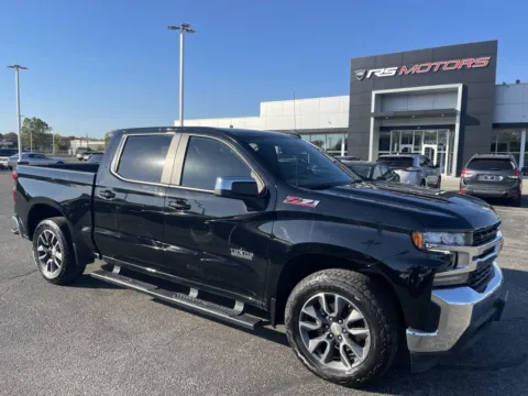 Black 2021 Chevrolet Silverado 1500 LT for sale in Indianapolis, IN