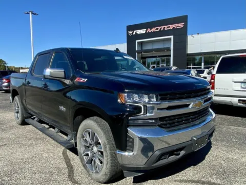 Black 2021 Chevrolet Silverado 1500 LT for sale in Indianapolis, IN