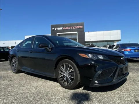 Photos of 2021 Toyota Camry SE for sale in Indianapolis, IN at RS Motors