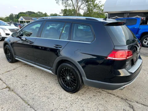 More photos of 2019 Volkswagen Golf Alltrack TSI S at RS Motors, IN
