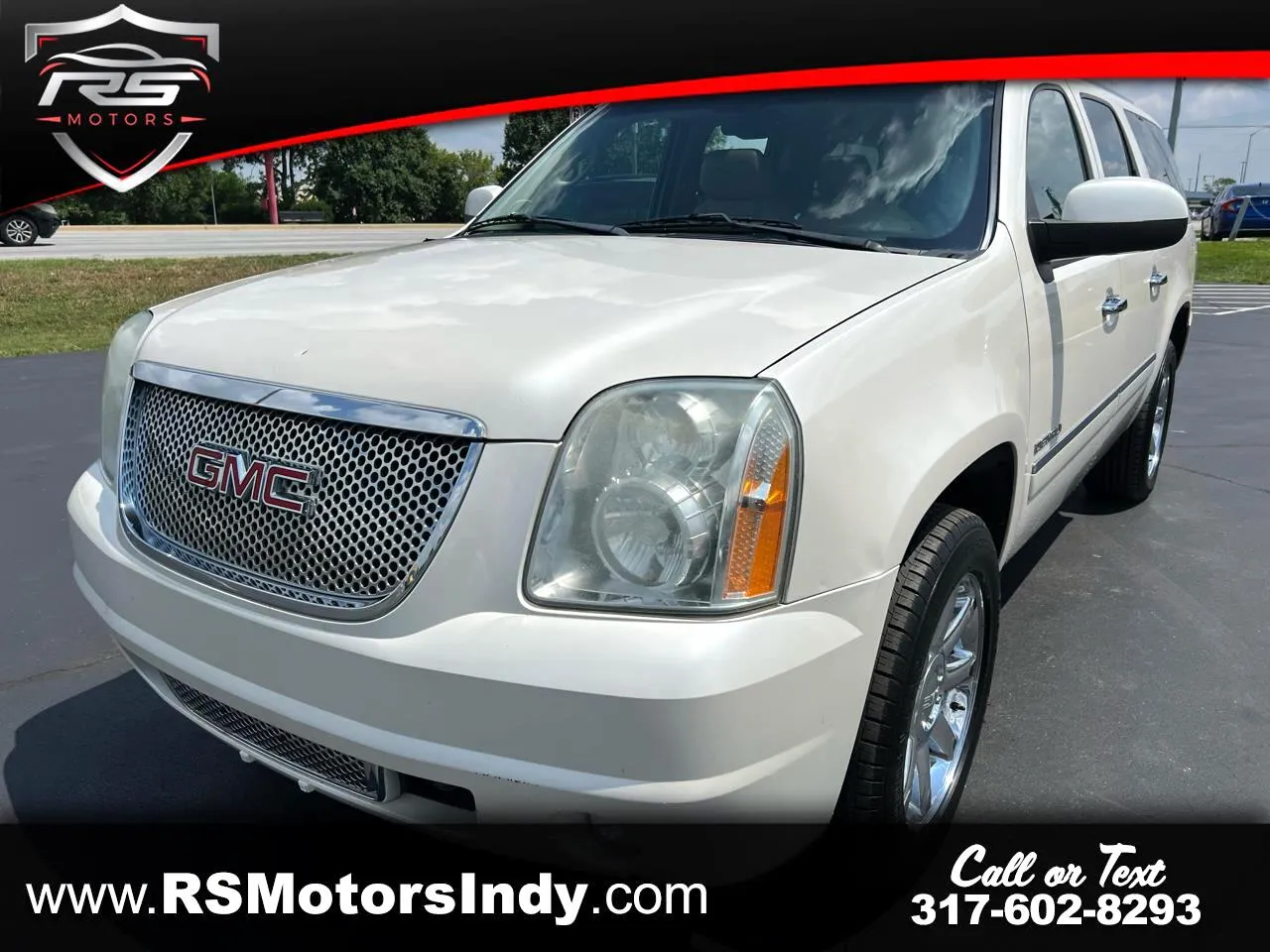 White 2011 GMC Yukon XL Denali for sale in Indianapolis, IN