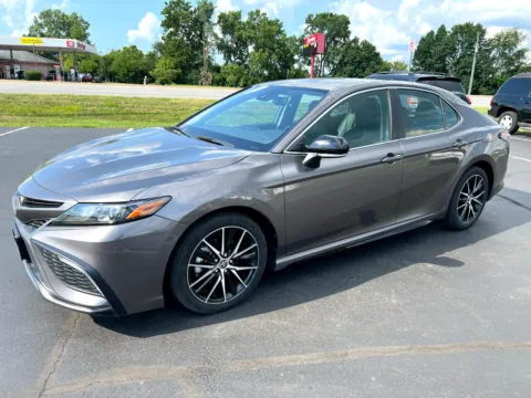 Photos of 2022 Toyota Camry SE for sale in Indianapolis, IN at RS Motors