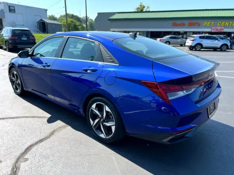 More photos of 2021 Hyundai Elantra Limited at RS Motors, IN