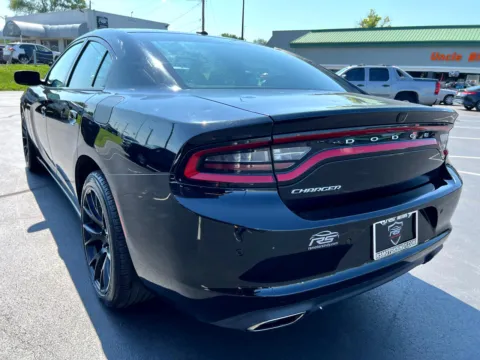 More photos of 2022 Dodge Charger SXT at RS Motors, IN