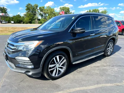 Photos of 2017 Honda Pilot Touring for sale in Indianapolis, IN at RS Motors