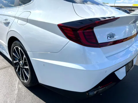 More photos of 2021 Hyundai Sonata Limited at RS Motors, IN