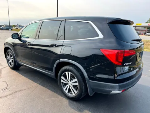 More photos of 2017 Honda Pilot EX-L at RS Motors, IN