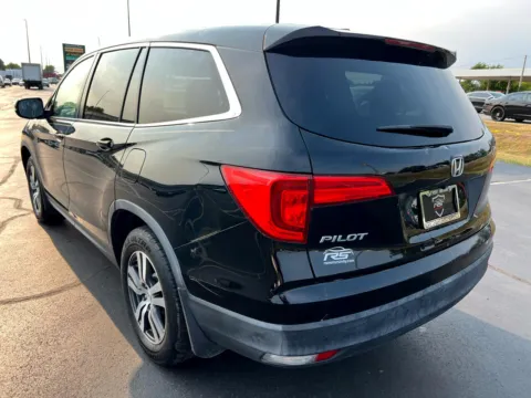 More photos of 2017 Honda Pilot EX-L at RS Motors, IN