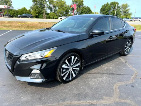 Photos of 2022 Nissan Altima 2.5 SR for sale in Indianapolis, IN at RS Motors