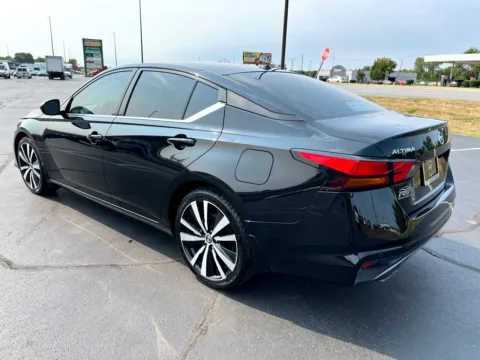 More photos of 2022 Nissan Altima 2.5 SR at RS Motors, IN