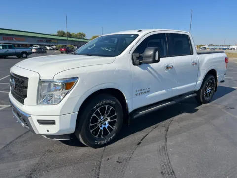 Photos of 2021 Nissan Titan SV for sale in Indianapolis, IN at RS Motors