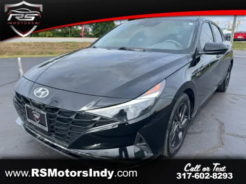 Black 2022 Hyundai Elantra SEL for sale in Indianapolis, IN