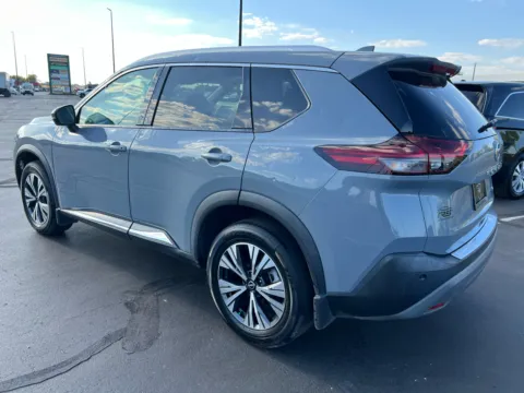 More photos of 2021 Nissan Rogue SL at RS Motors, IN