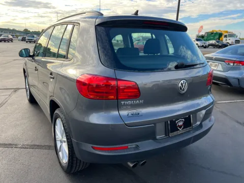 More photos of 2017 Volkswagen Tiguan Limited 2.0T at RS Motors, IN